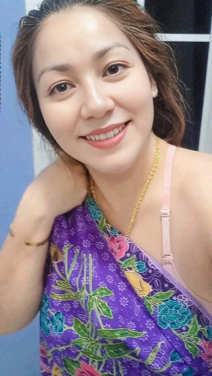 Indonesian Viral Barat Tatapan Membara, Hasrat Tak Terbendung Janda Top Global